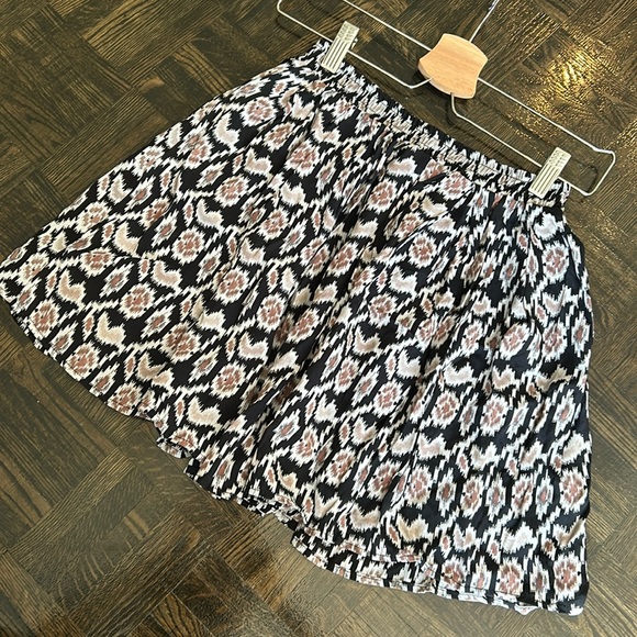 Brandy Melville Patterned Pleated Mini Skirt One size Elastic Waist - Picture 3 of 9